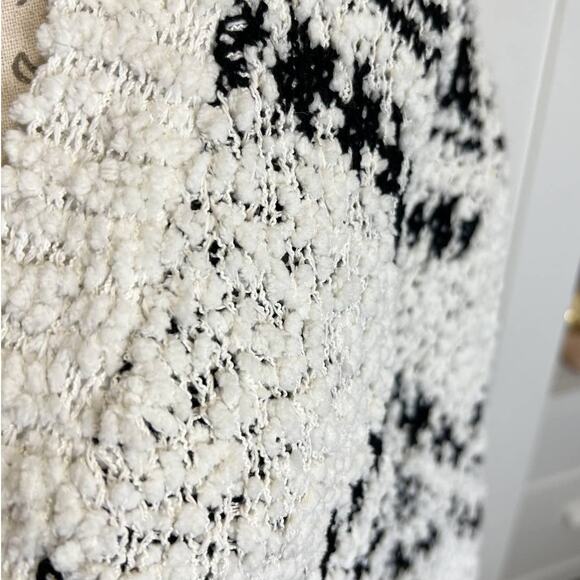 HYFVE Black White Oversized Popcorn Knit Button Down Cardigan Sweater Size Small - Picture 9 of 13